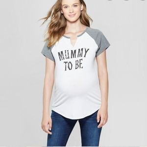 Maternity V-neck Graphic T-shirt Size Medium